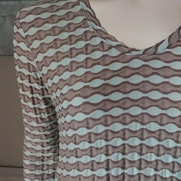Textured Knit Asymmetrical Tunic by Plume & Thread - Picture 1 of 8